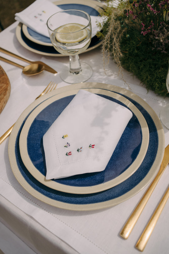 Mafra napkin and placemat with flower embroidery