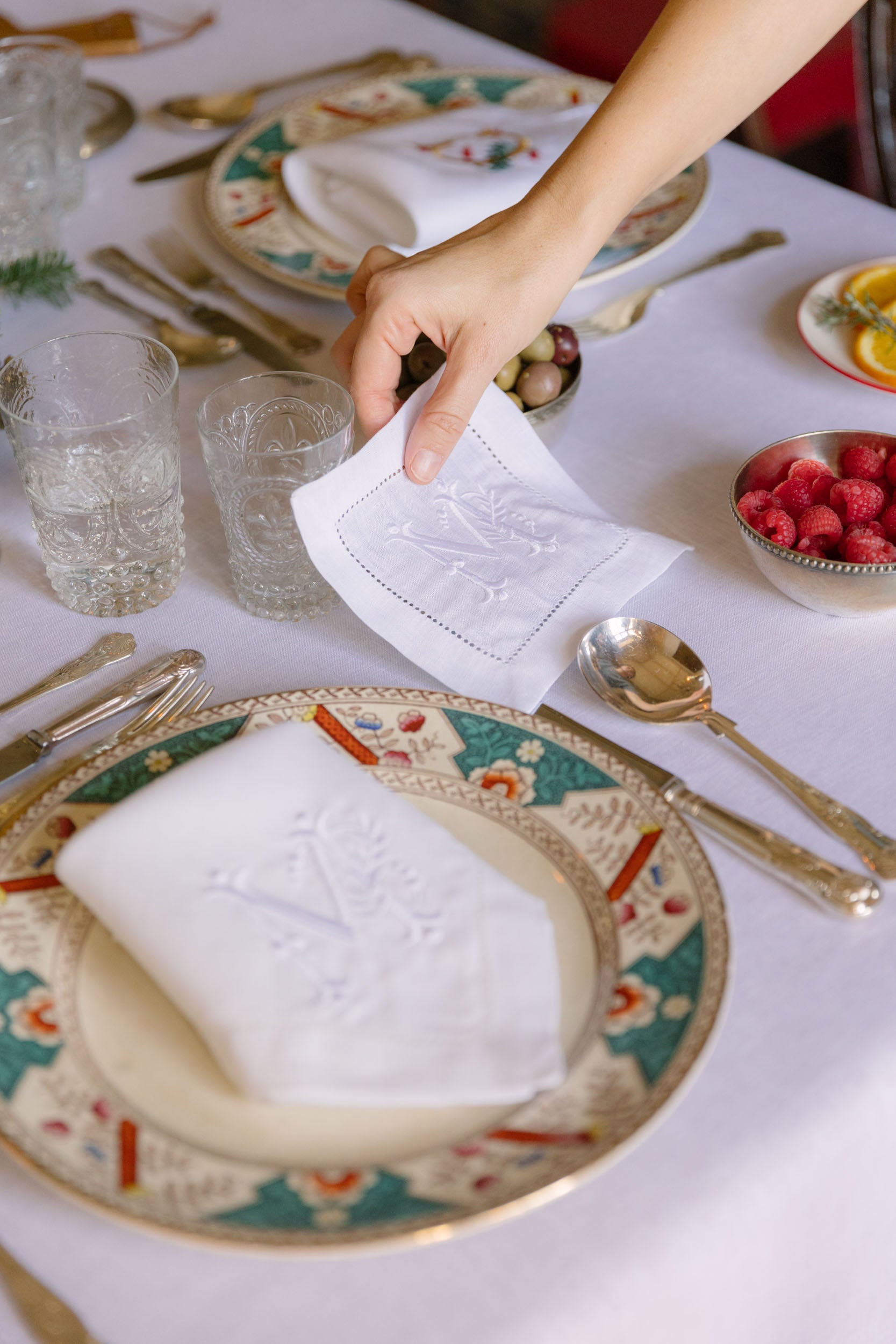 Mafra napkins embroidered with white Christmas letters (Pack of 2)