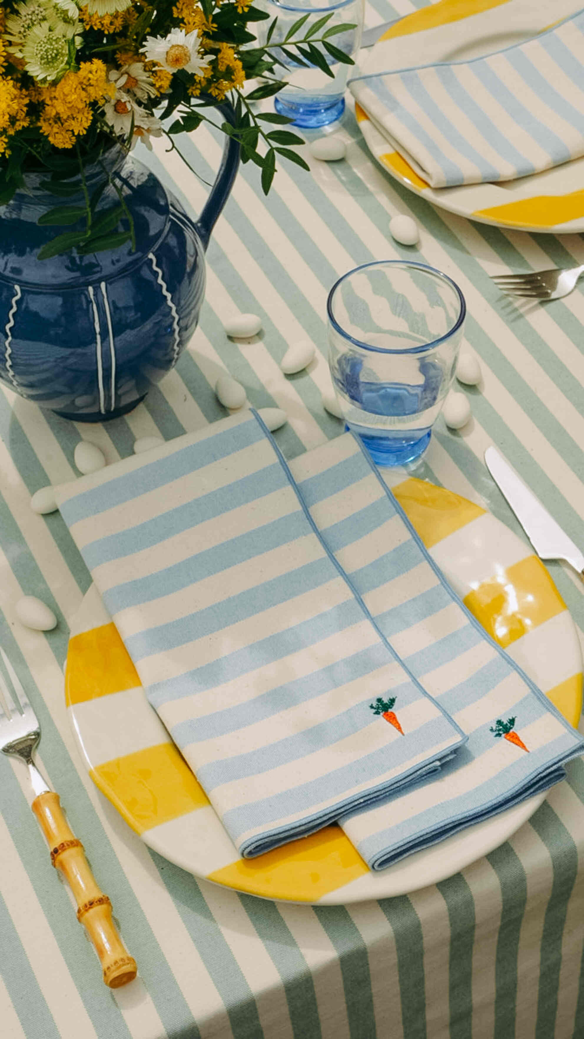 Barra napkin with easter embroidery