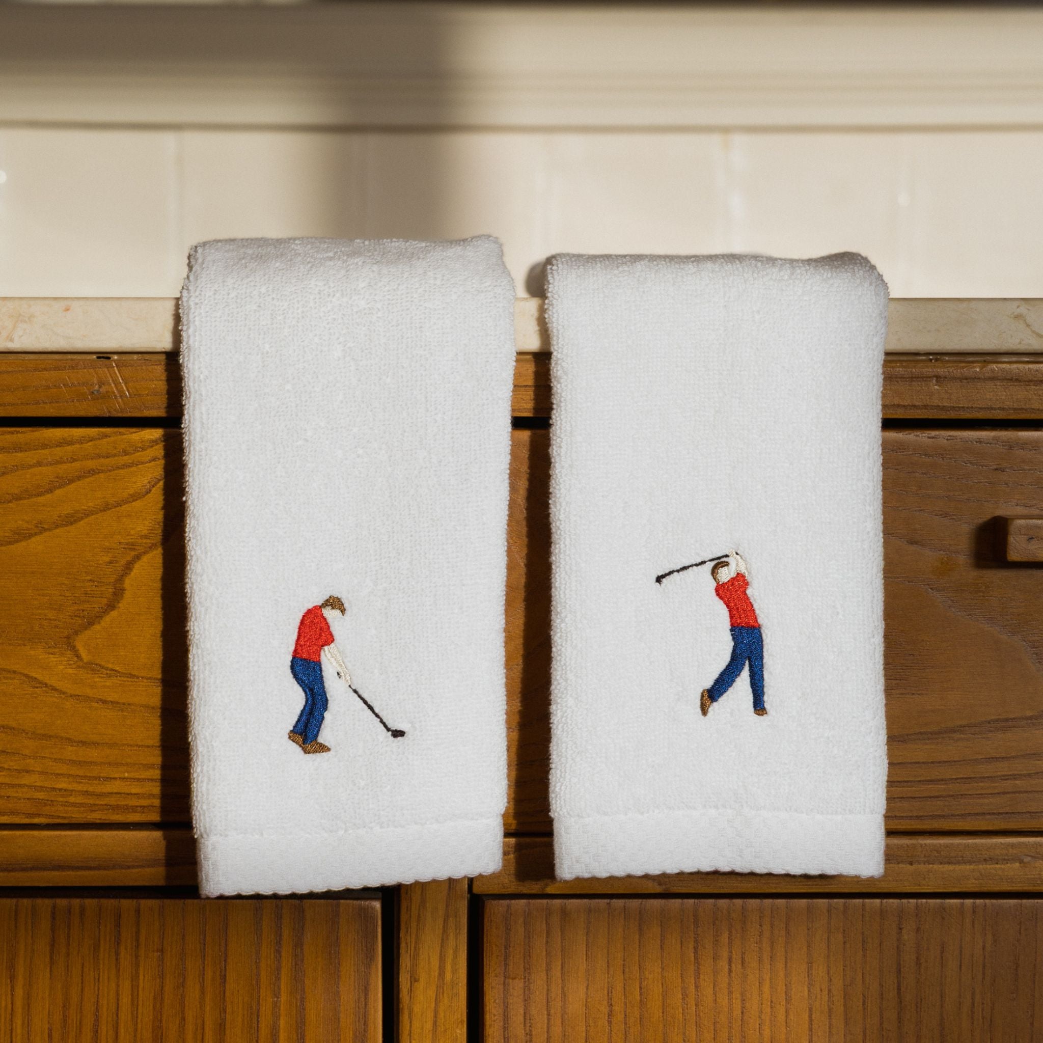 Luxus cotton bath towels with embroidered retro sports motifs - Torres Novas