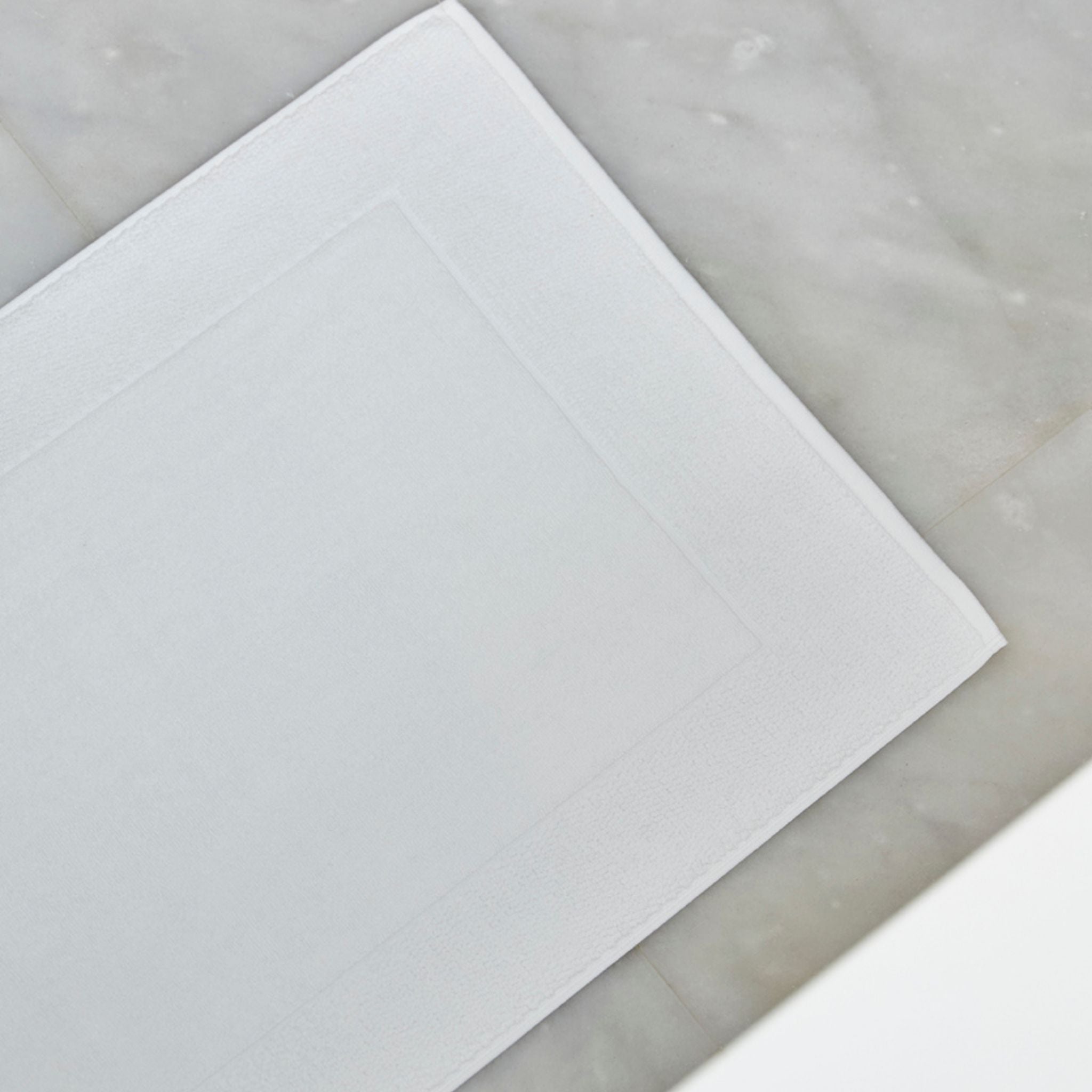 White Luxus