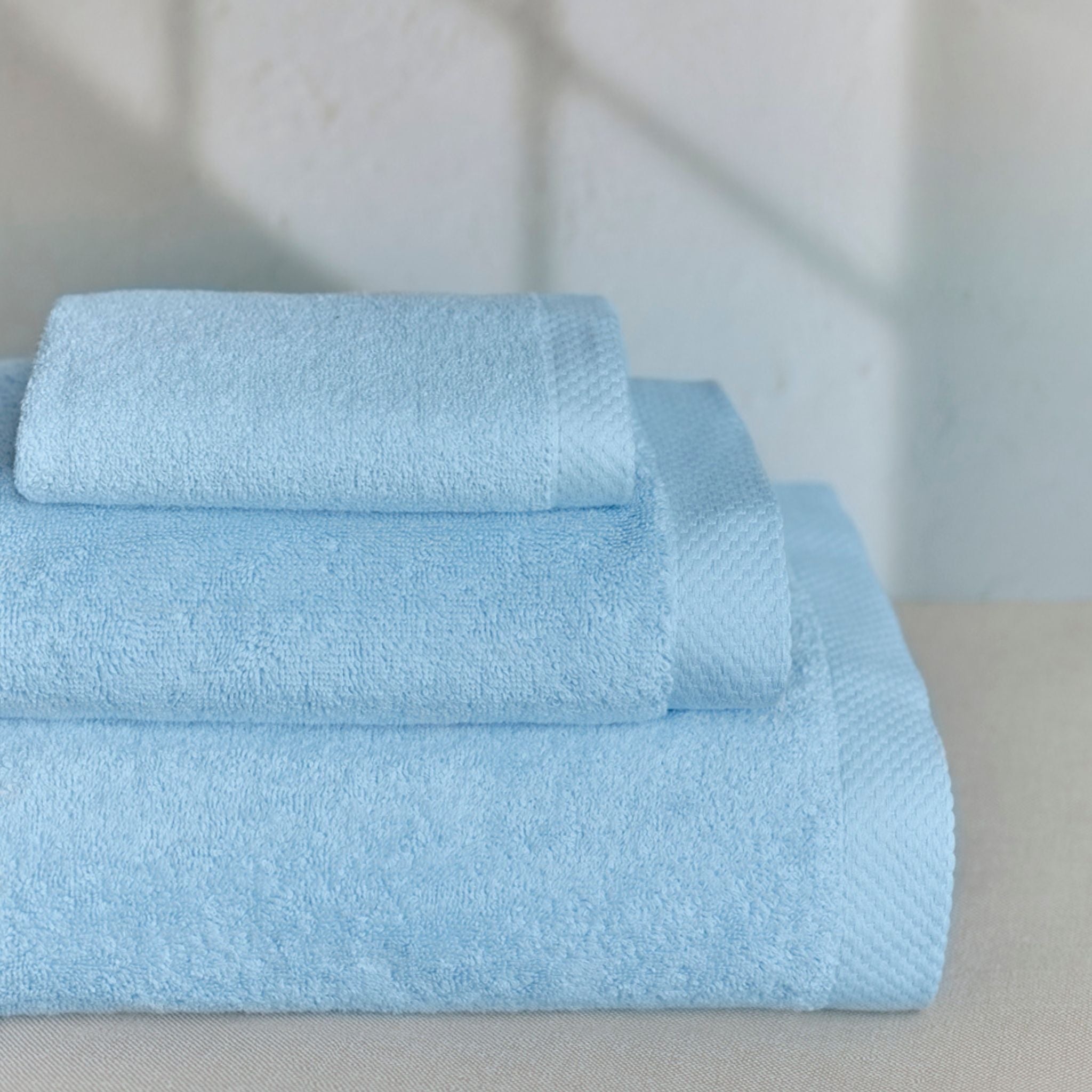 torres-novas-bath-luxus-plain-bath-towel-light-blue-lifestyle-1.jpg