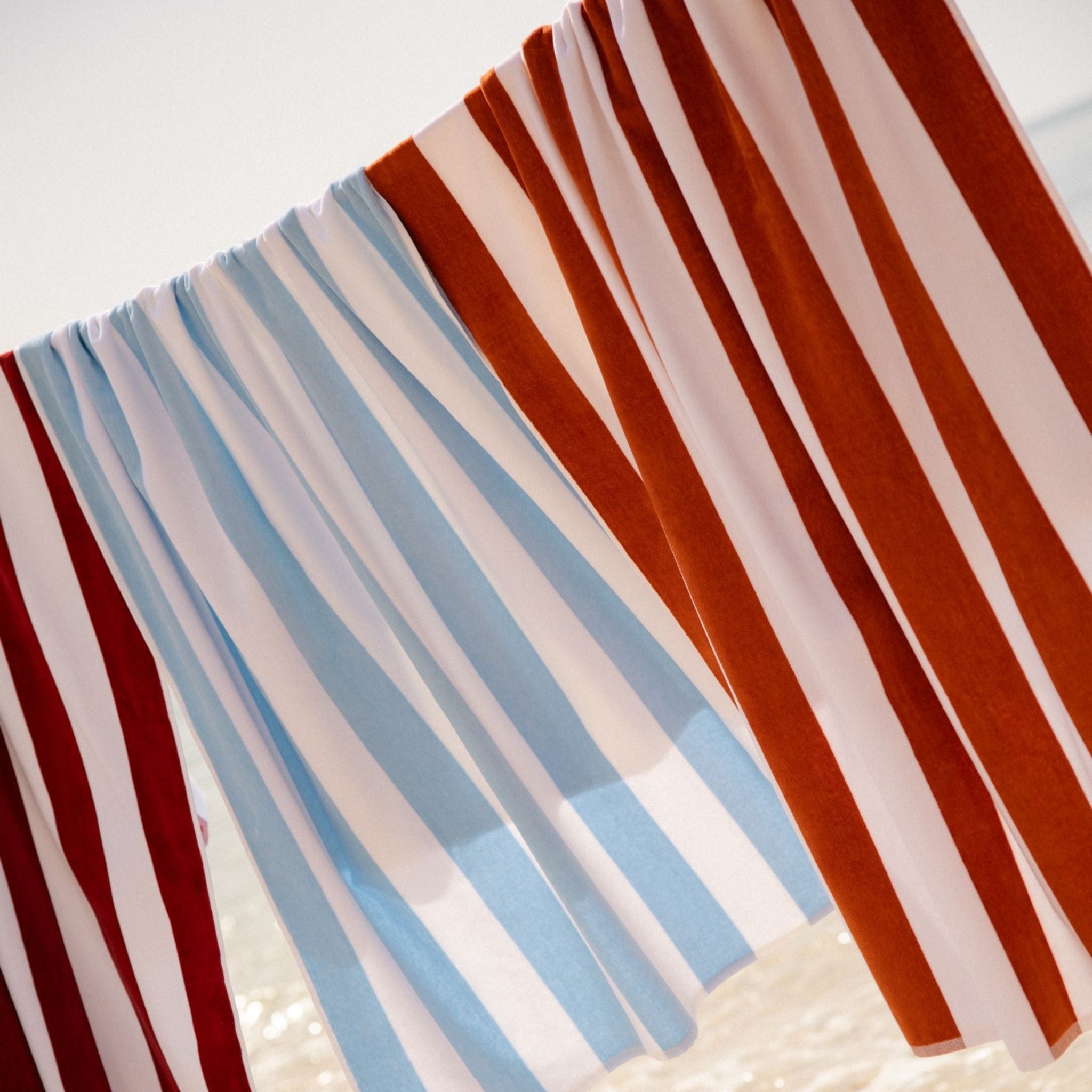 torres-novas-beach-gibalta-vertical-stripes-towel-multiple-colours-lifestyle-46.jpg