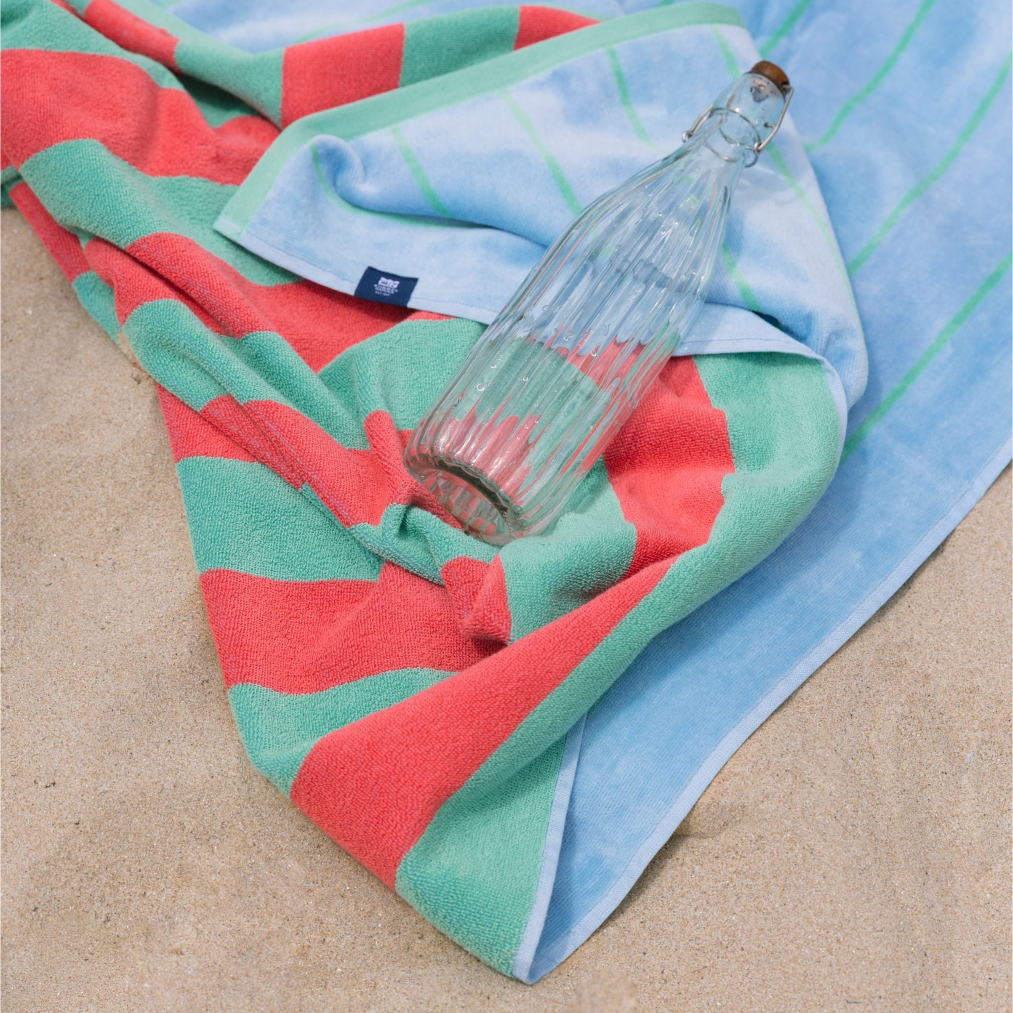 torres-novas-beach-pena-vertical-stripes-towel-green-lifestyle-5.jpg