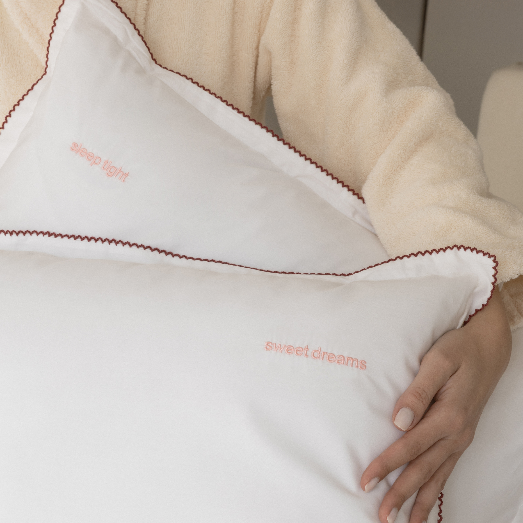 torres-novas-bed-foz-plain-pillowcases-embroidery-product-4.png