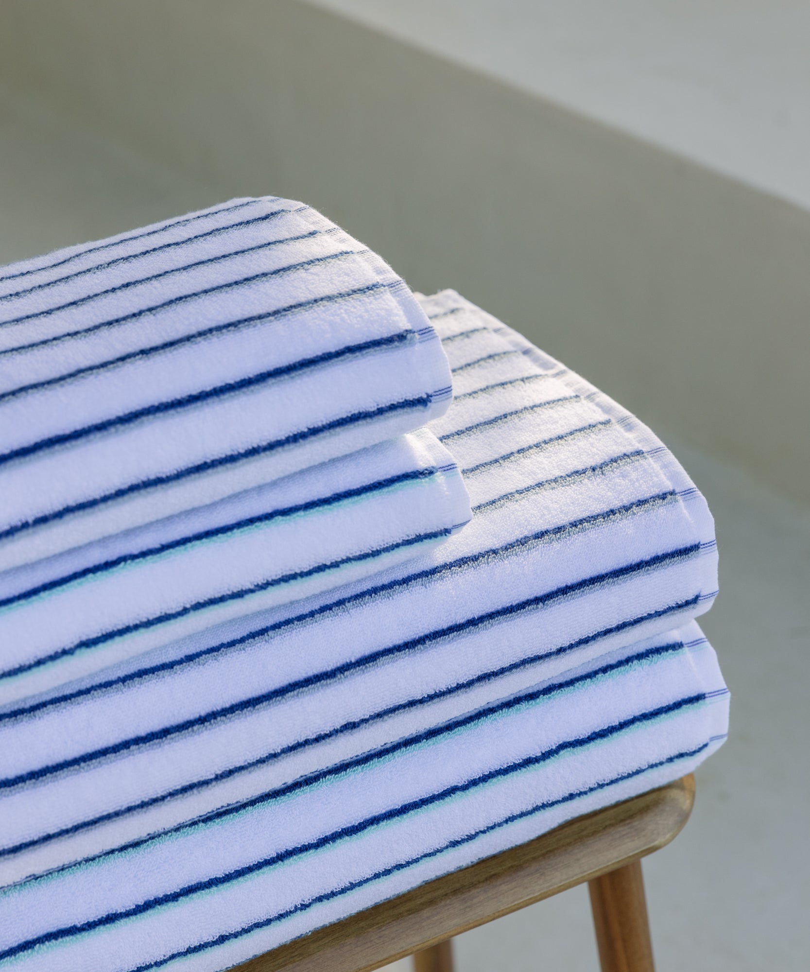 torres-novas-lima-bath-towel-stripes-product-blue-green-grey_2_2de116cb-3158-4666-9d1d-b77df29ff89b.jpg