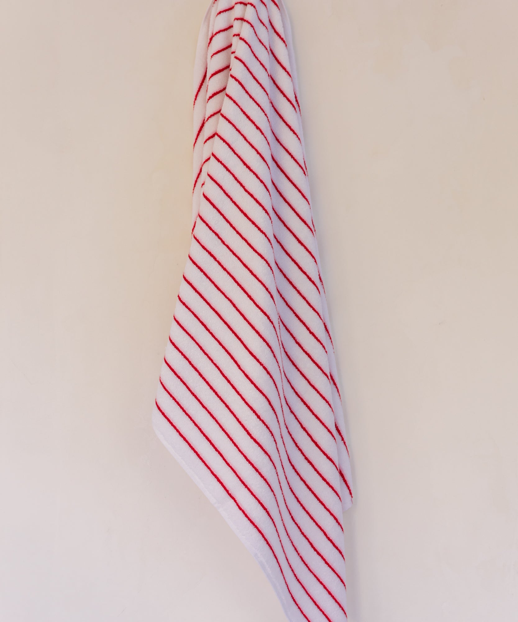 torres-novas-lima-bath-towel-stripes-product-pink-red_1.jpg