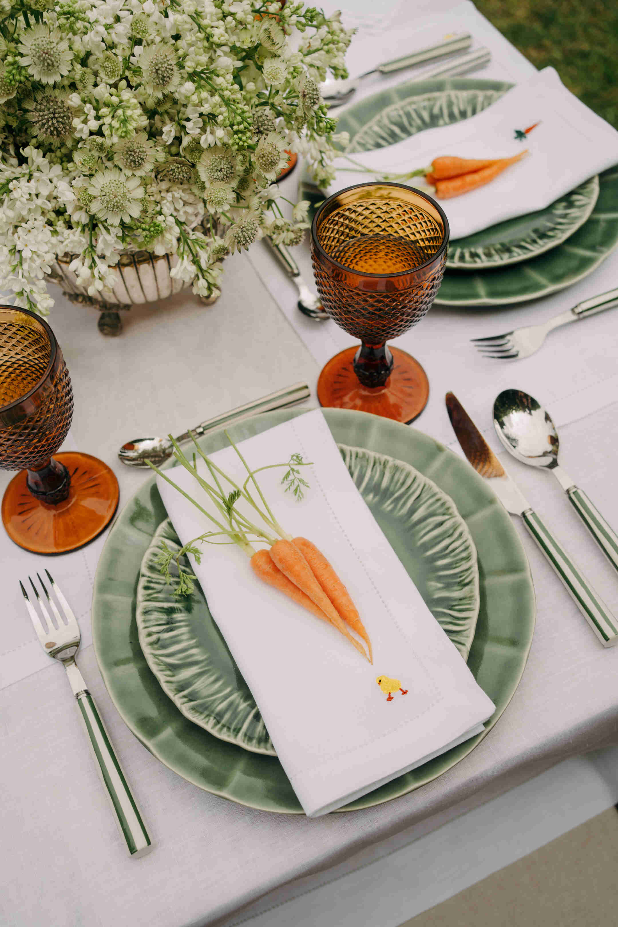 Mafra napkin and placemat with easter embroidery