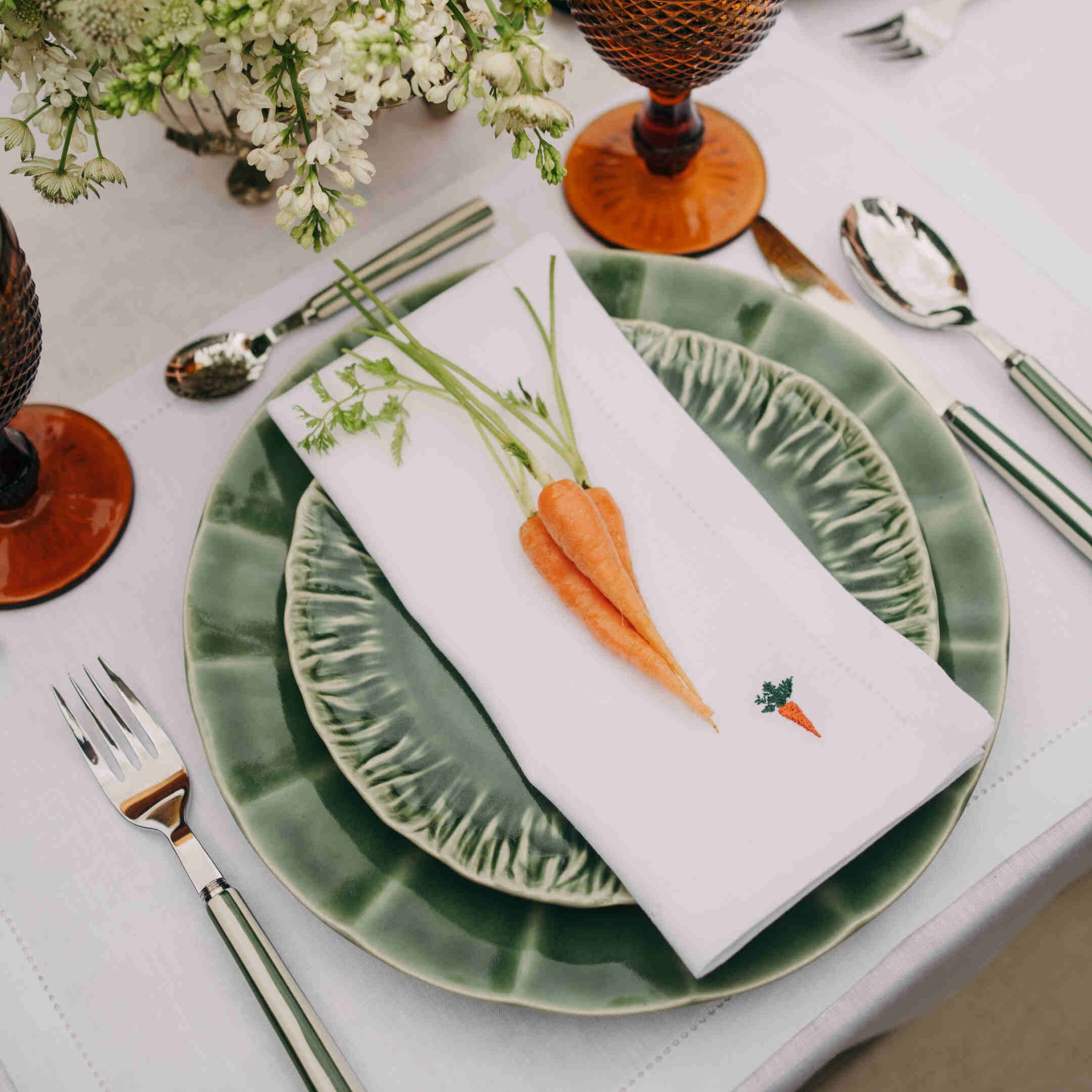 Mafra napkin and placemat with easter embroidery
