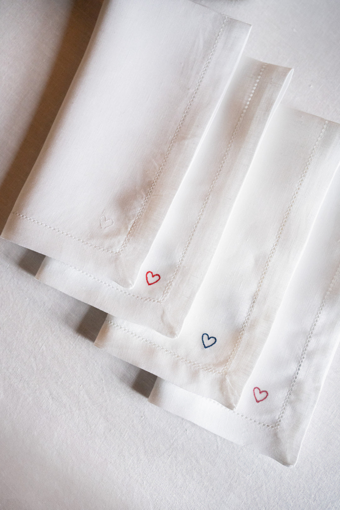 Guardanapos Mafra com bordados de coração