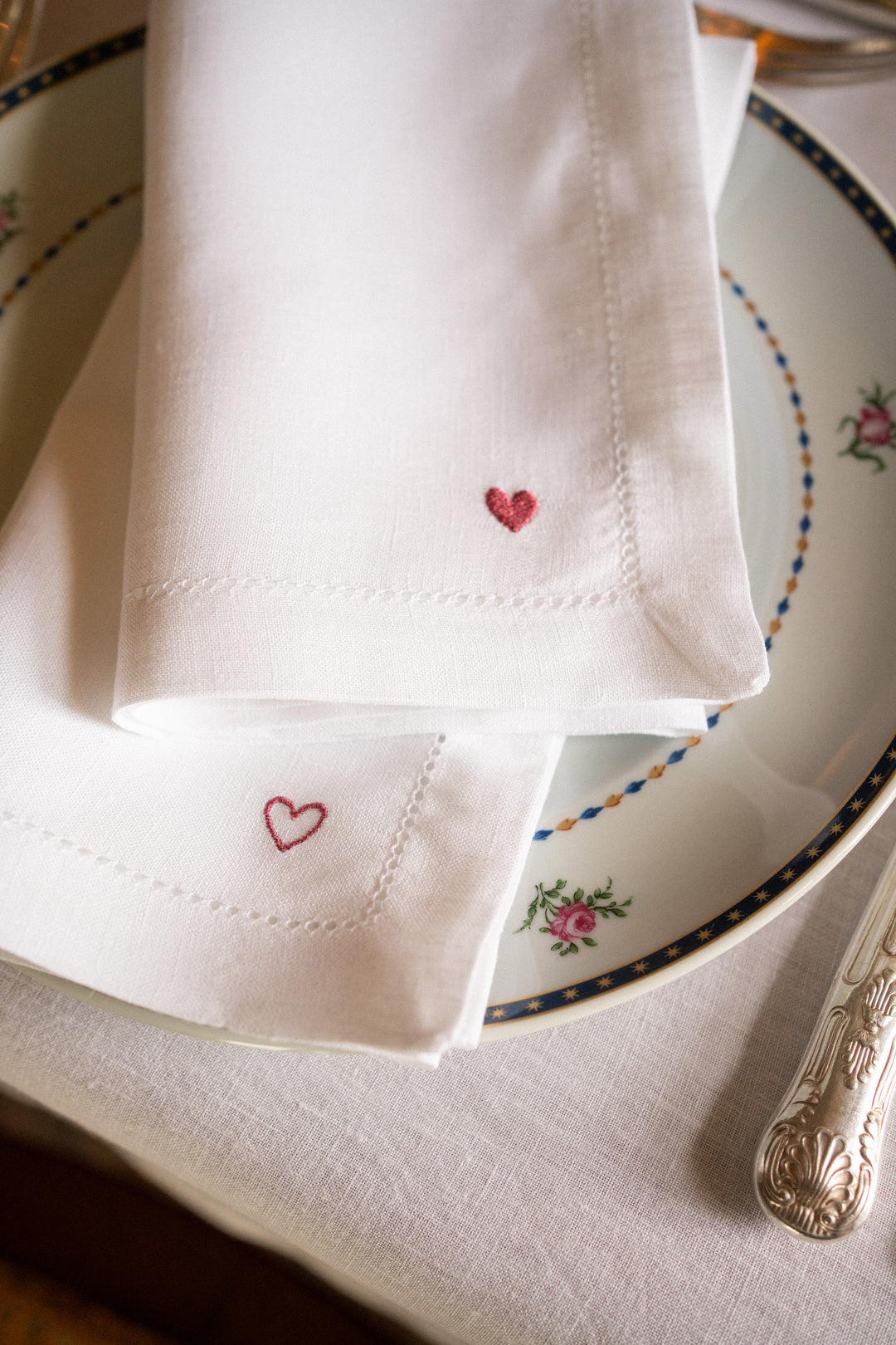 Guardanapos Mafra com bordados de coração