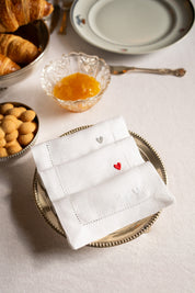 Guardanapos Mafra com bordados de coração