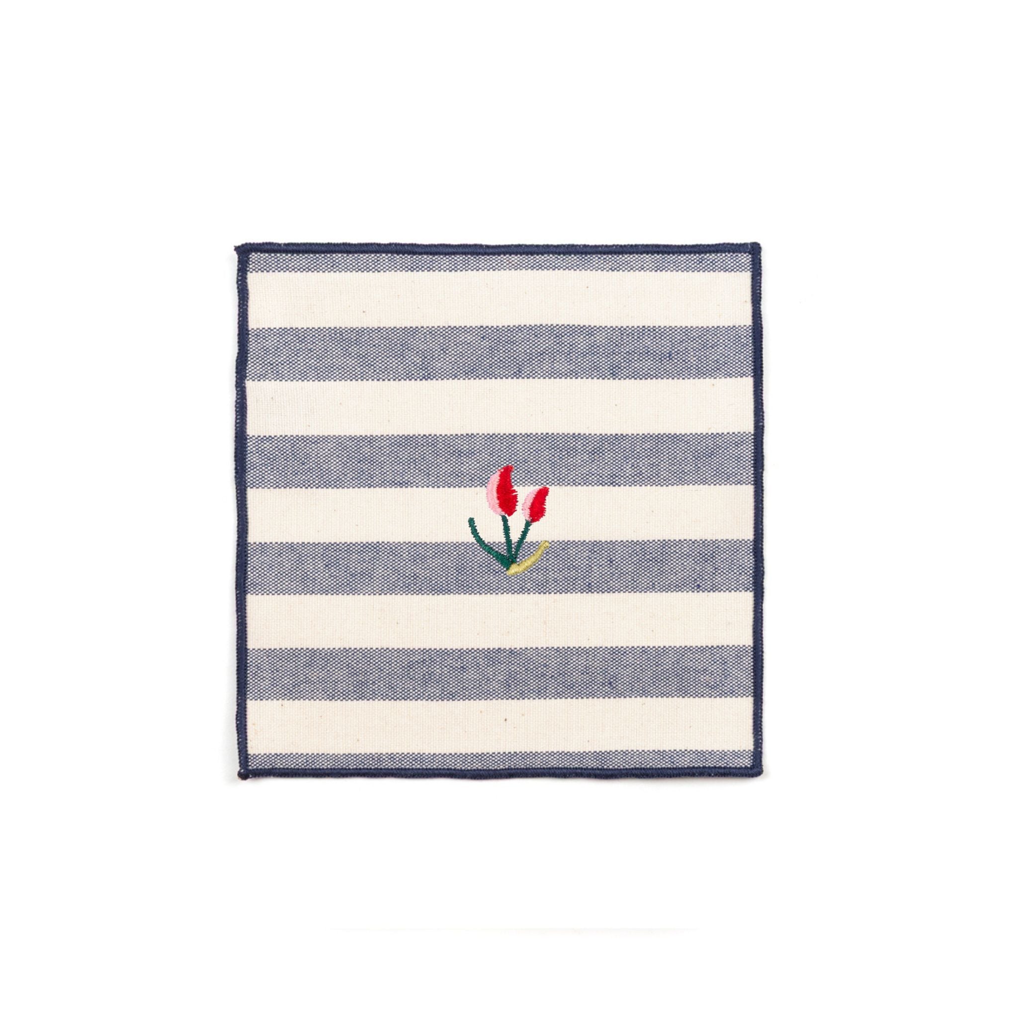 Barra napkin with flower embroidery