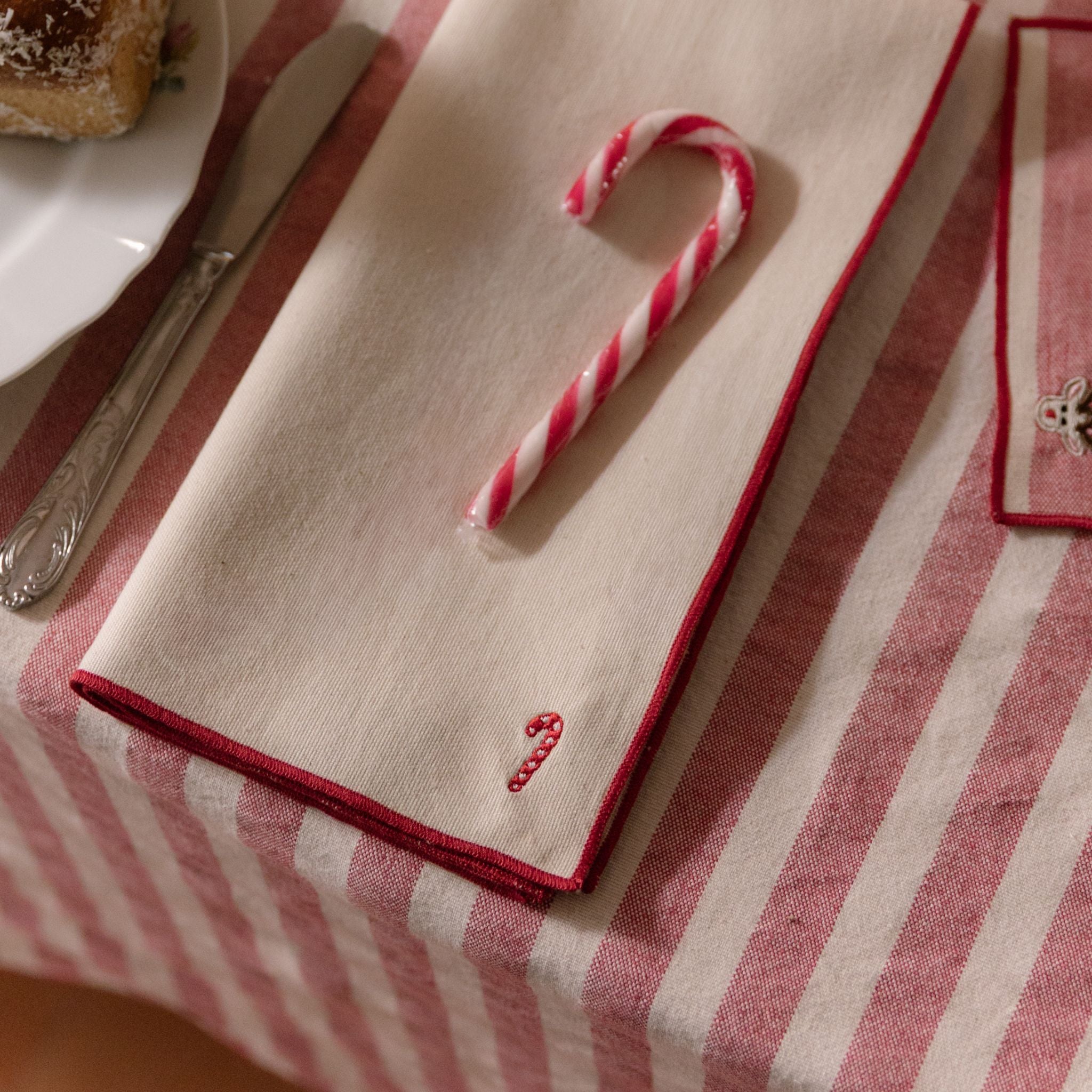 White Nazaré napkins with christmas embroidery