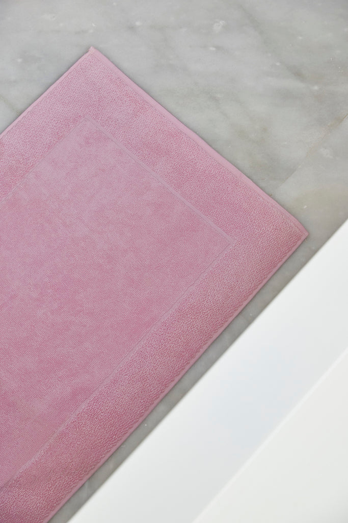 Old pink bath mat - Torres Novas