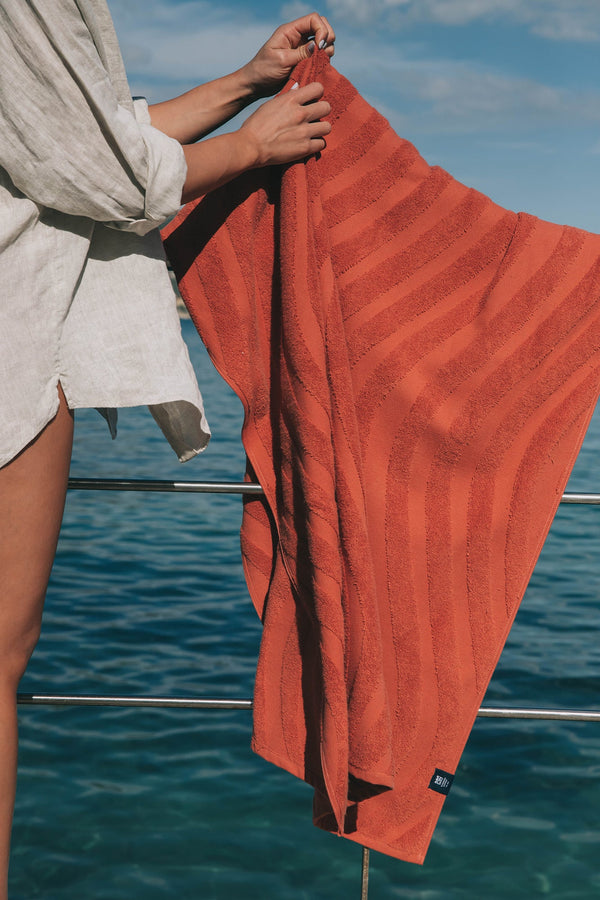 Terracotta Mar Ondulado beach towel - Torres Novas